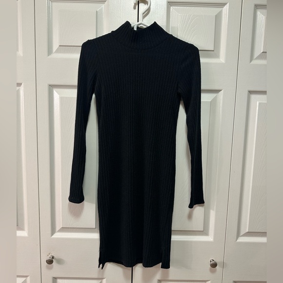 Wilfred Dresses & Skirts - Wilfred free ribbed dress